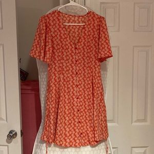 Asos red short summer dress daisies sz 4 like new buttons, ties in back v neck